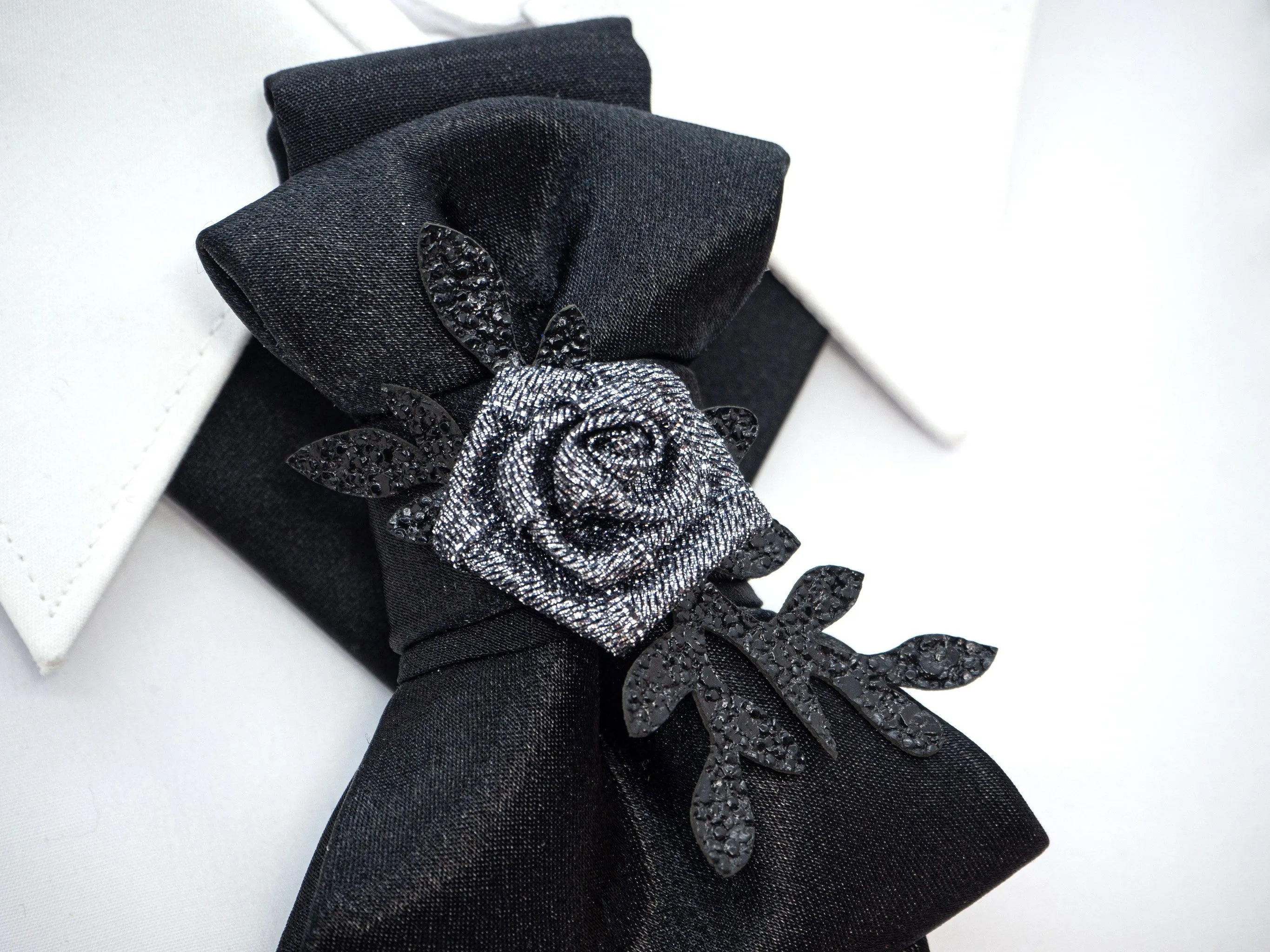 BOW TIE "SILVER ROSE"