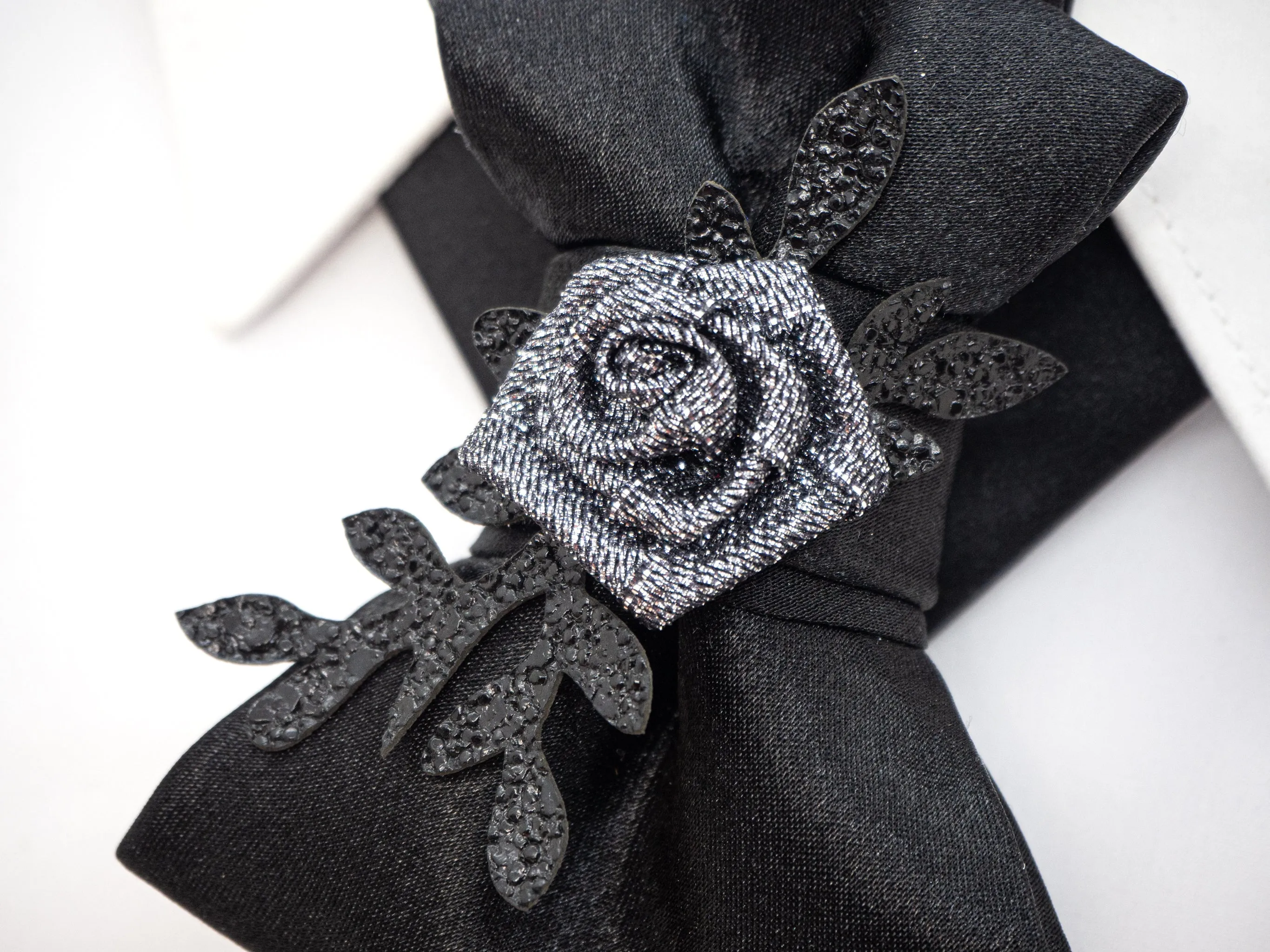 BOW TIE "SILVER ROSE"