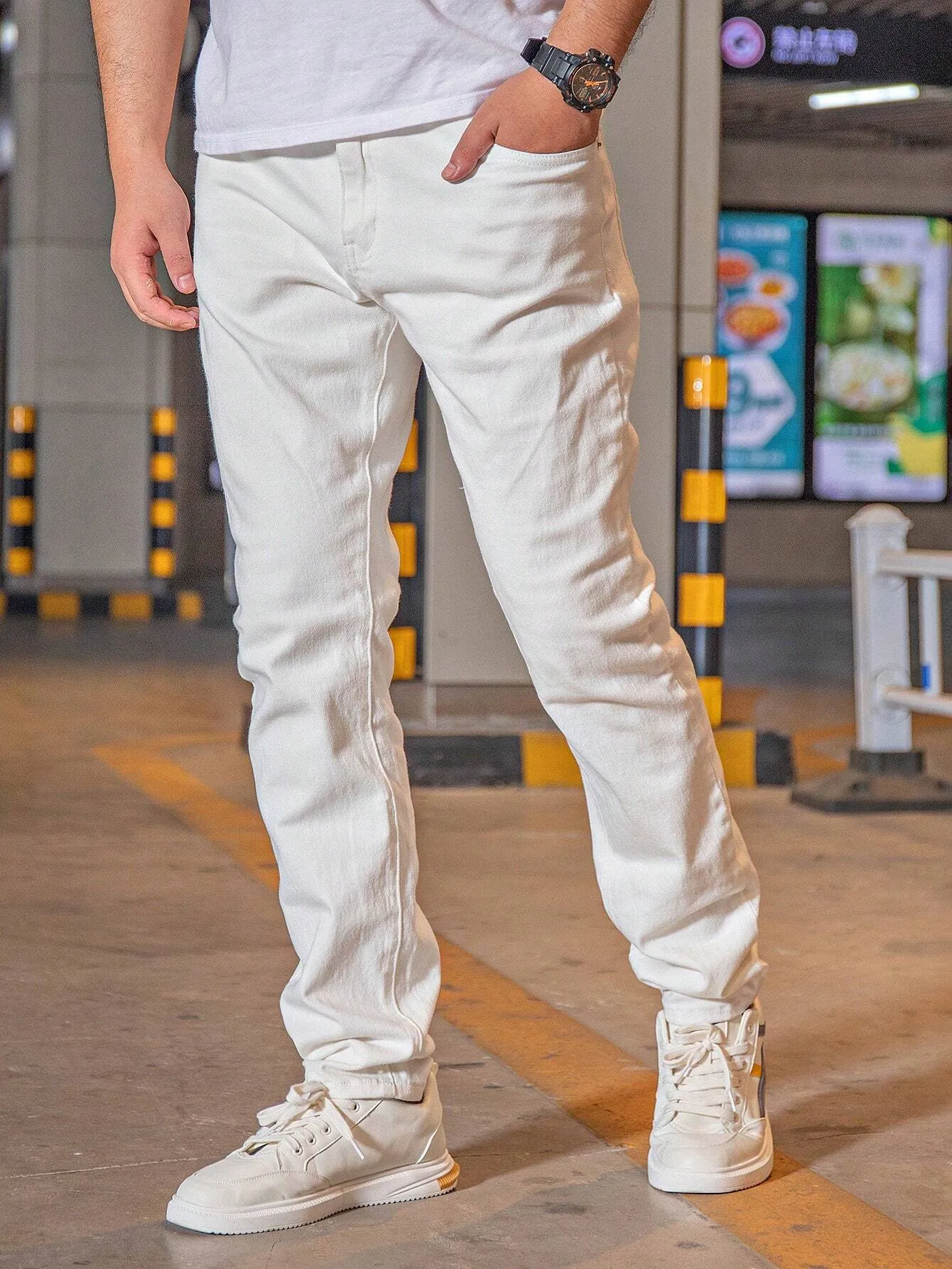 Men Zipper Fly Solid Tapered Jeans