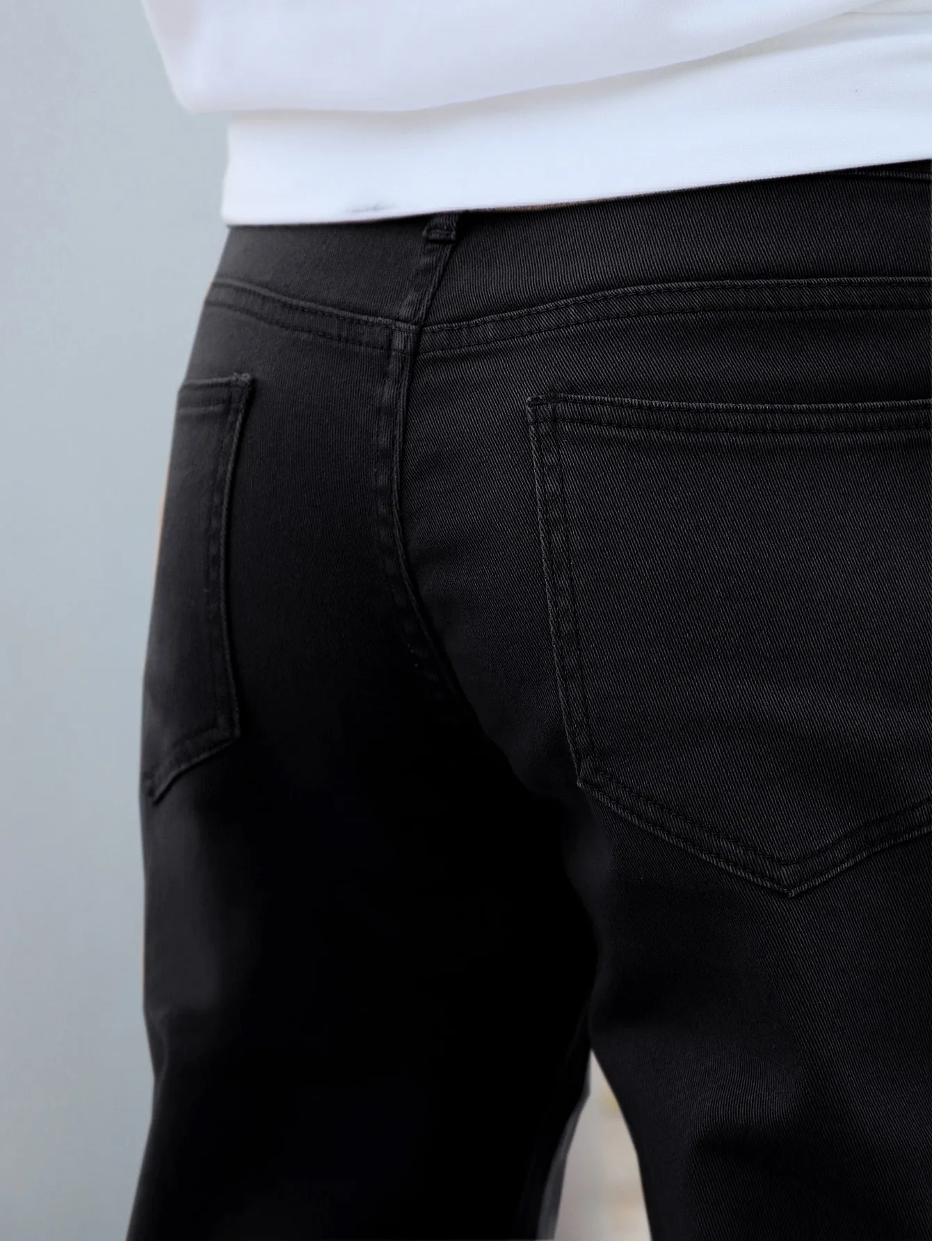 Men Zipper Fly Solid Tapered Jeans