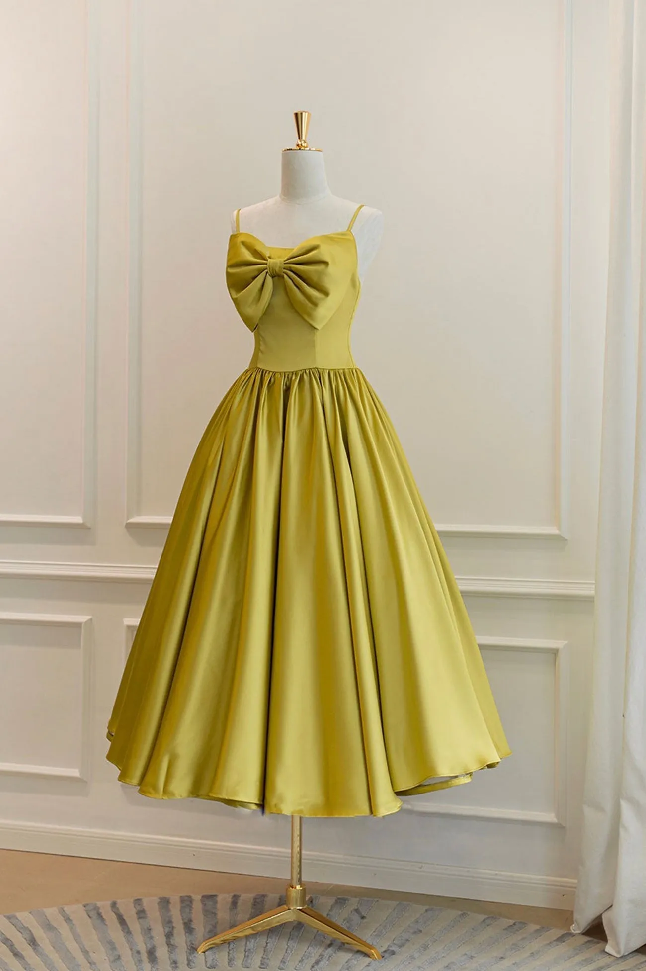 Yellow Satin Short Prom Dresses Cute A-Line Bow Homecoming Dresses