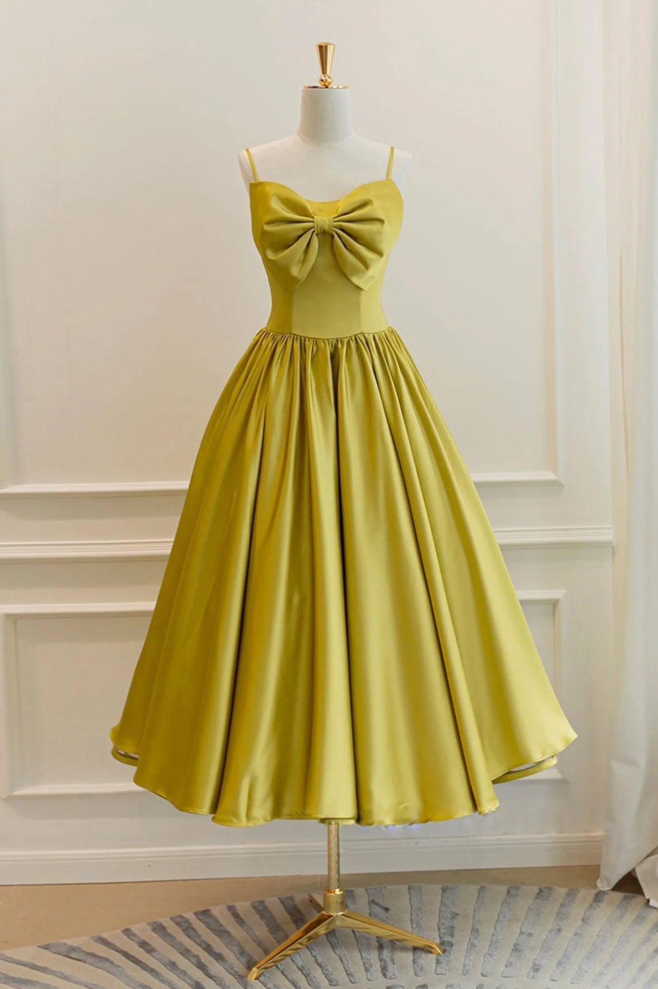 Yellow Satin Short Prom Dresses Cute A-Line Bow Homecoming Dresses